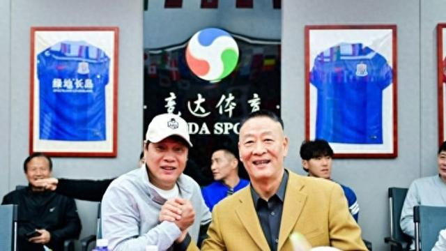 爱奇艺体育视频-你踢你的苏超、我玩我的街超，上海16区相继吹响社会足球新玩法的冲锋号角|松江|红双喜杯|上海市|足球争霸赛|浙江省城市足球联赛_新浪体育_新浪新闻